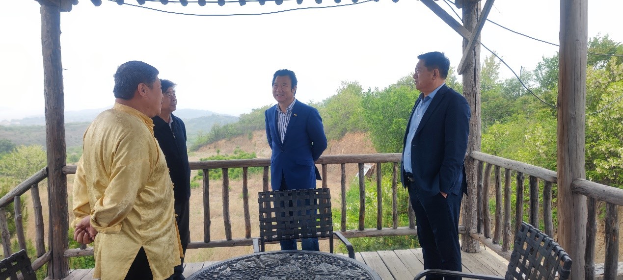 中国中小企业协会中外企业家分会领导一行赴北京青洞山旅游开发有限公司考察交流