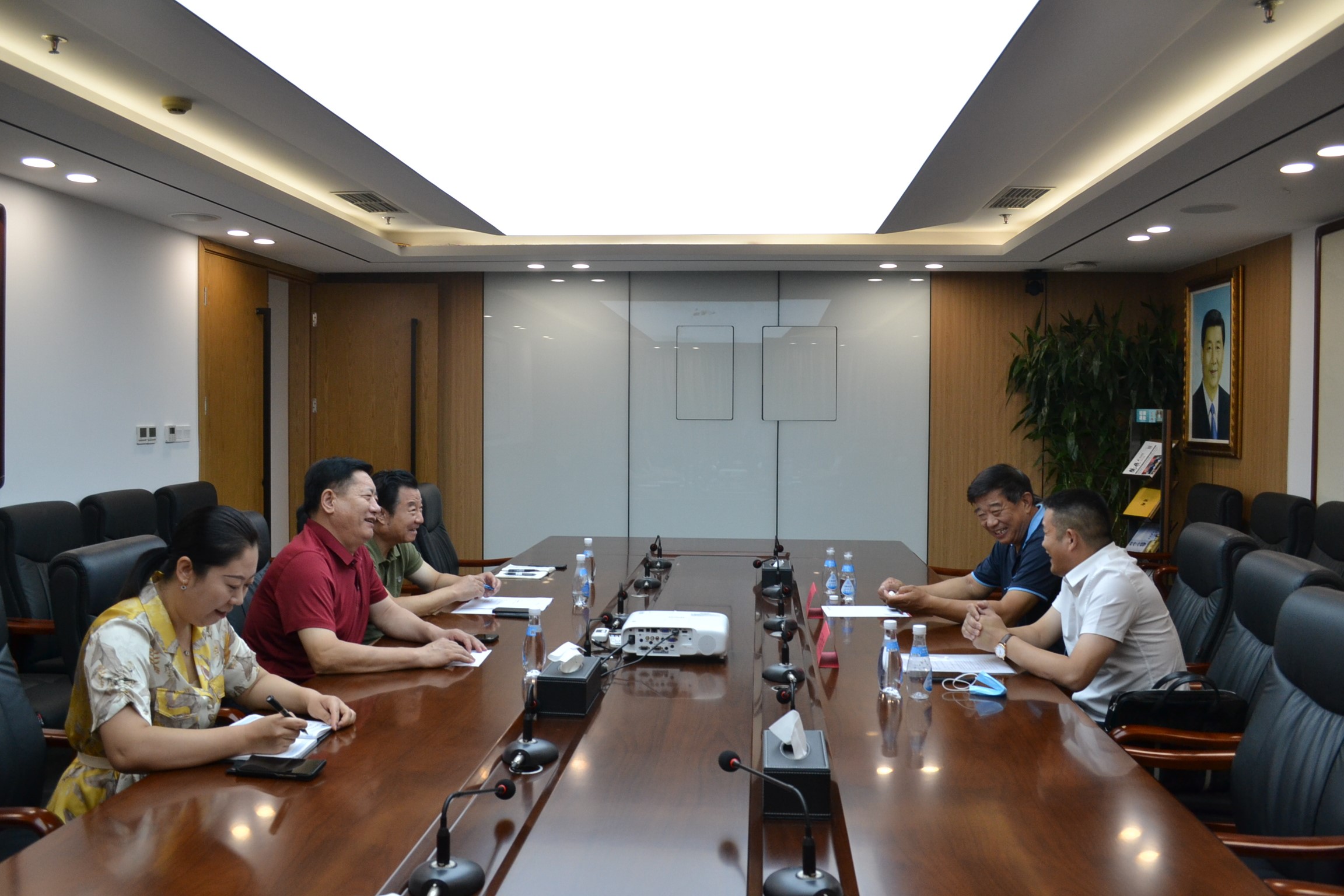 中国中小企业协会中外企业家分会与中宏盈科签署合作协议