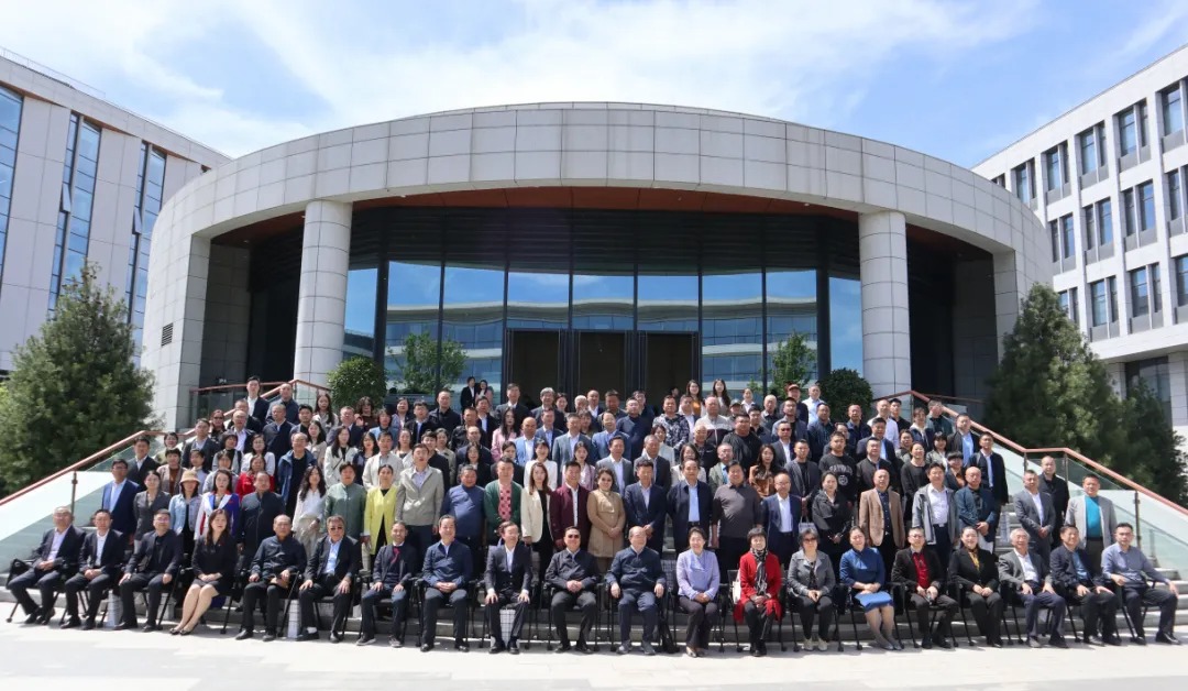 中国中小企业协会中外企业家分会应邀出席2024（第11届）北京农业产业化龙头企业协会年会论坛暨百家协（商）会洽谈交流会