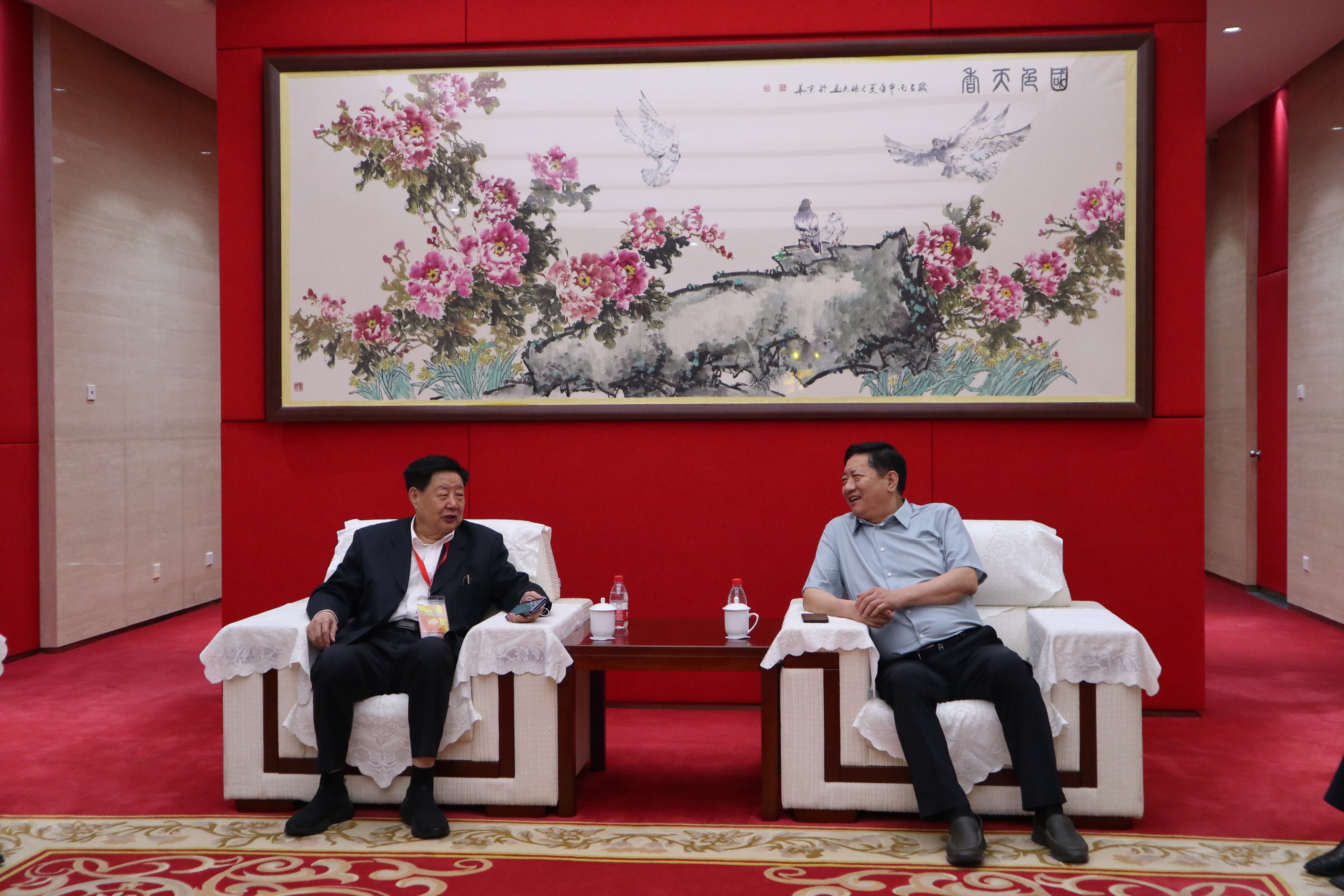 滕和显会长出席第十一届中国中小企业投融资交易会开幕式和中国中小企业协会第二届常务理事会第十七次会议