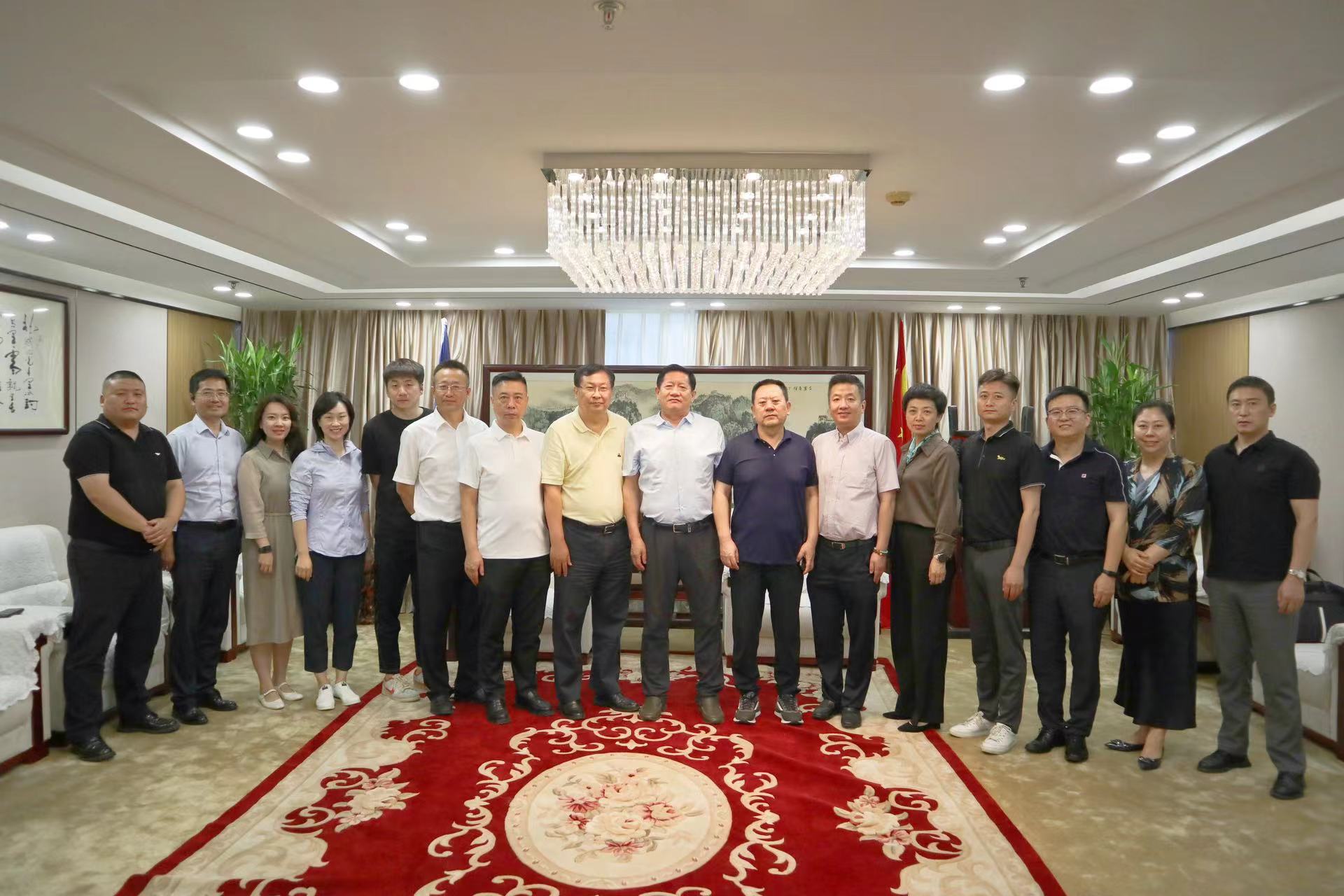 中国中小企业协会部分分支机构负责人到中外企业家分会座谈交流