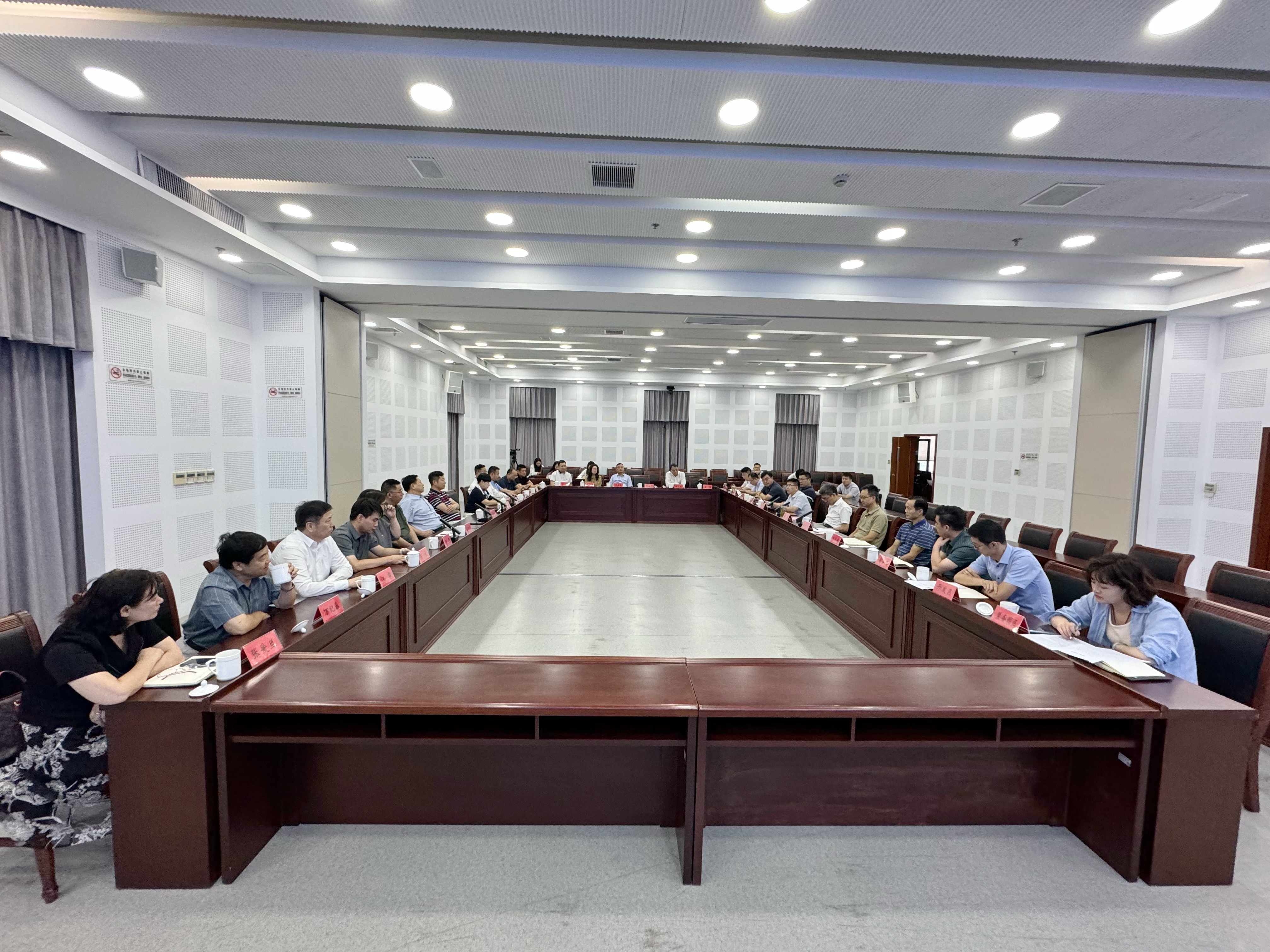 滕和显会长率团考察江苏省泰州市姜堰区，共谋合作新篇章