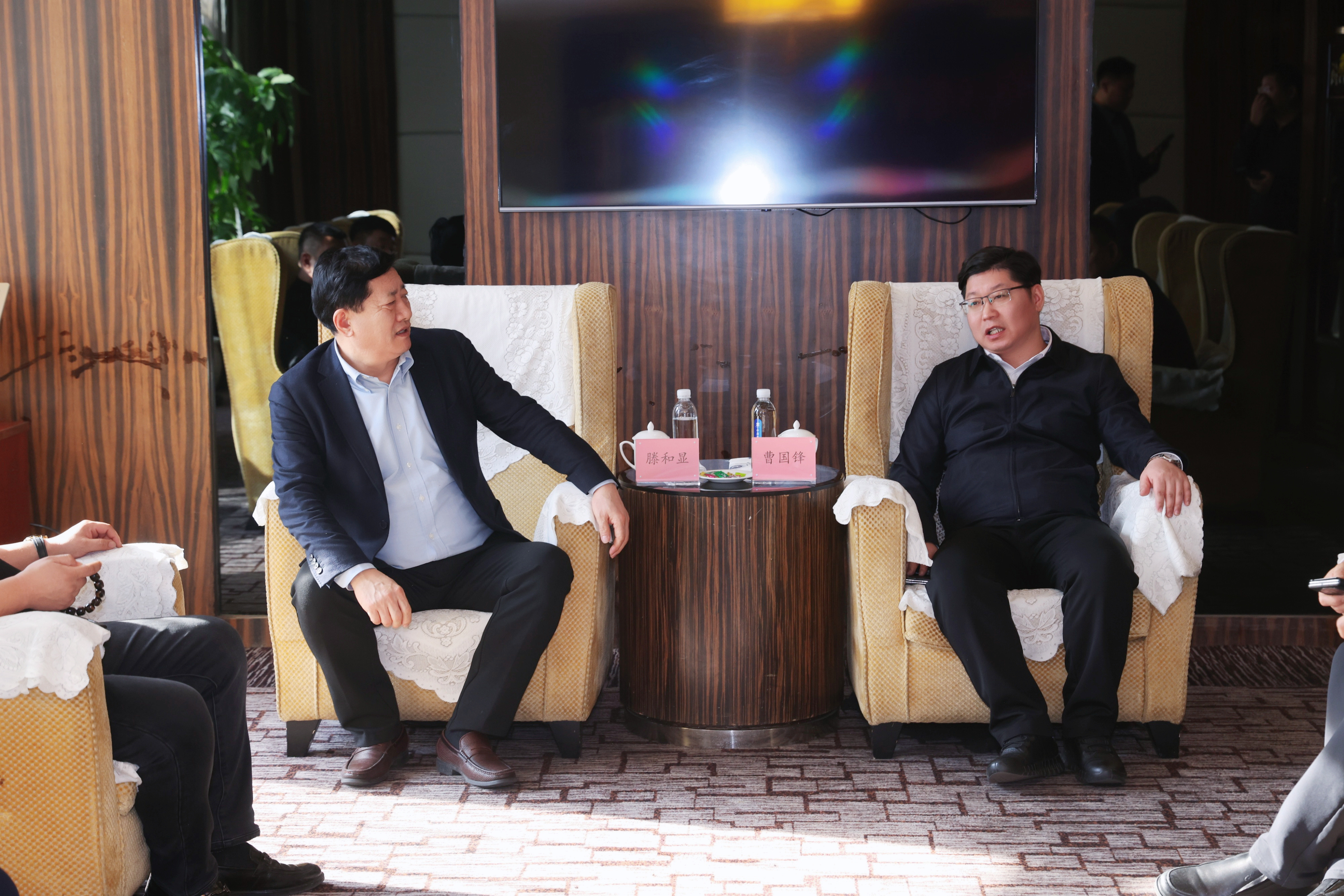 滕和显会长受邀参加“虎跃京华·林聚商机暨虎林市招商引资北京推介活动”